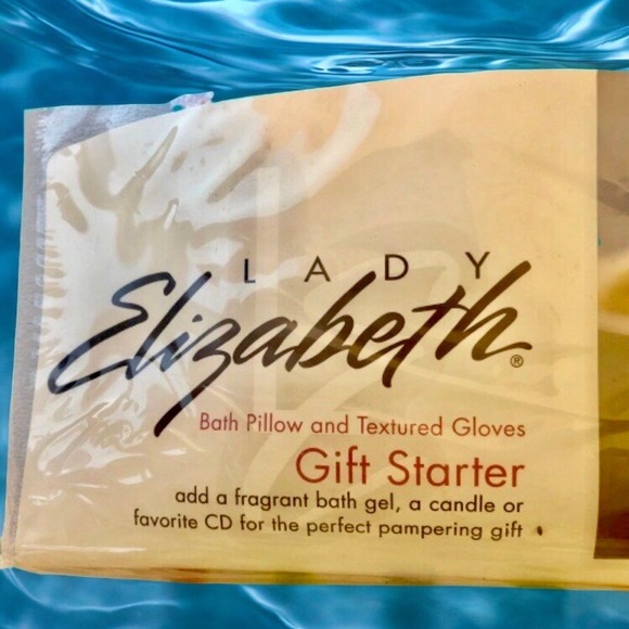 Lady Elizabeth Spa Set Inflatable Pillow + Gloves - Picture 3 of 6